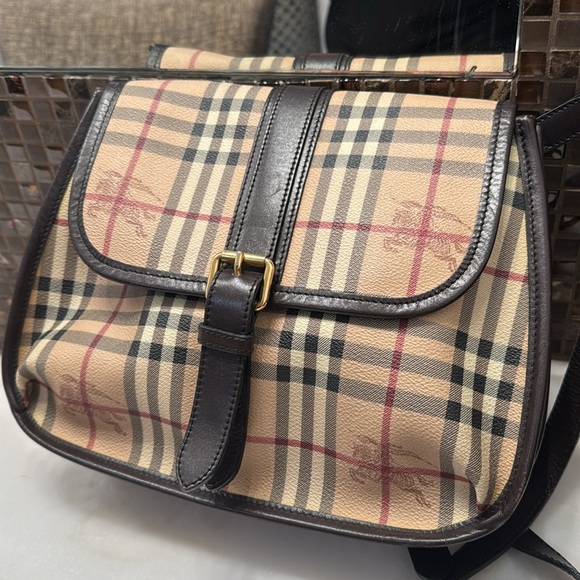 Burberry Brown Crossbody Bag with Plaid Pattern and Structured Shape - Picture 3 of 10